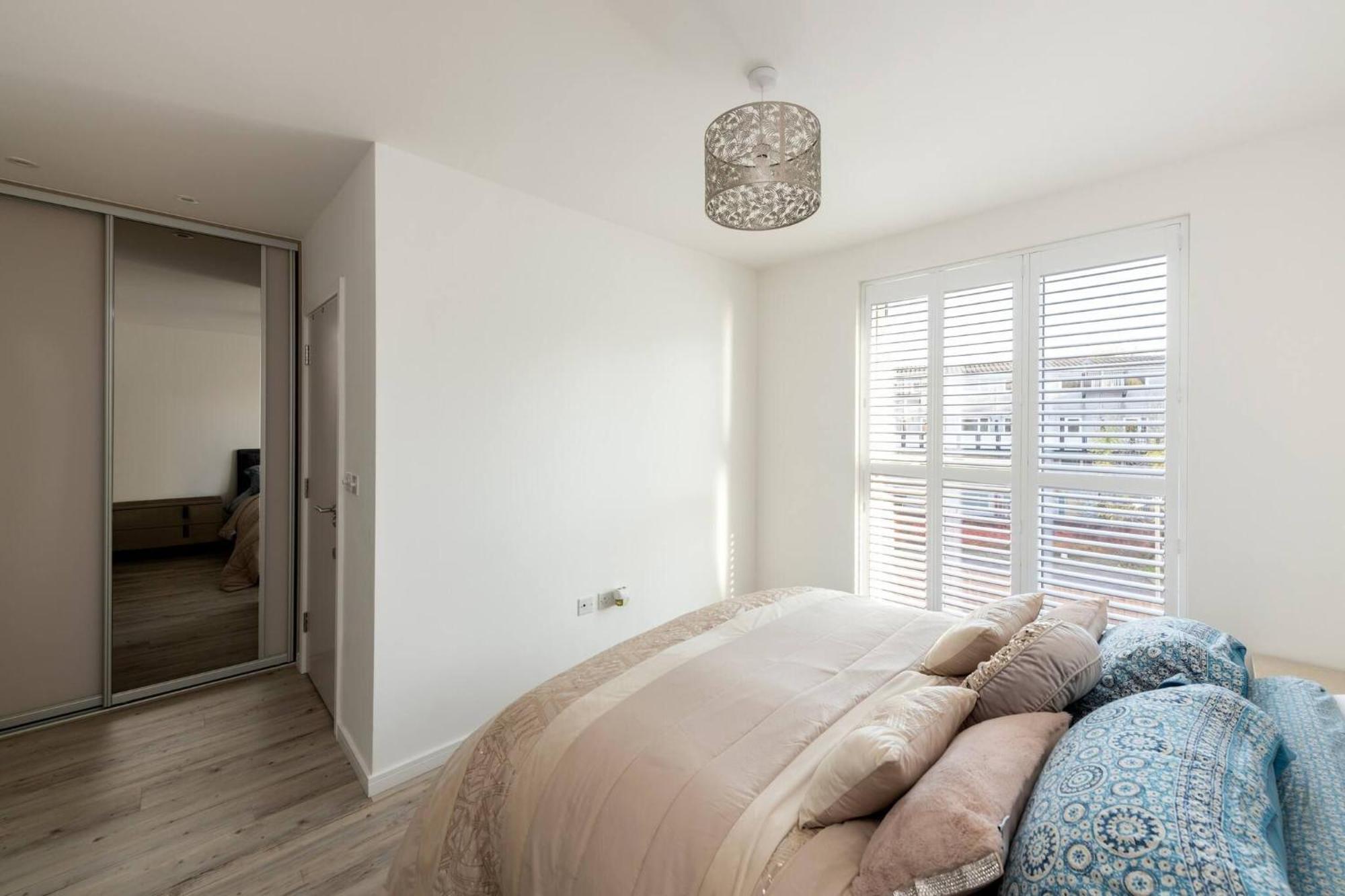 Appartamento Stylish 3-bed Townhouse With 3 Baths In Southgate *