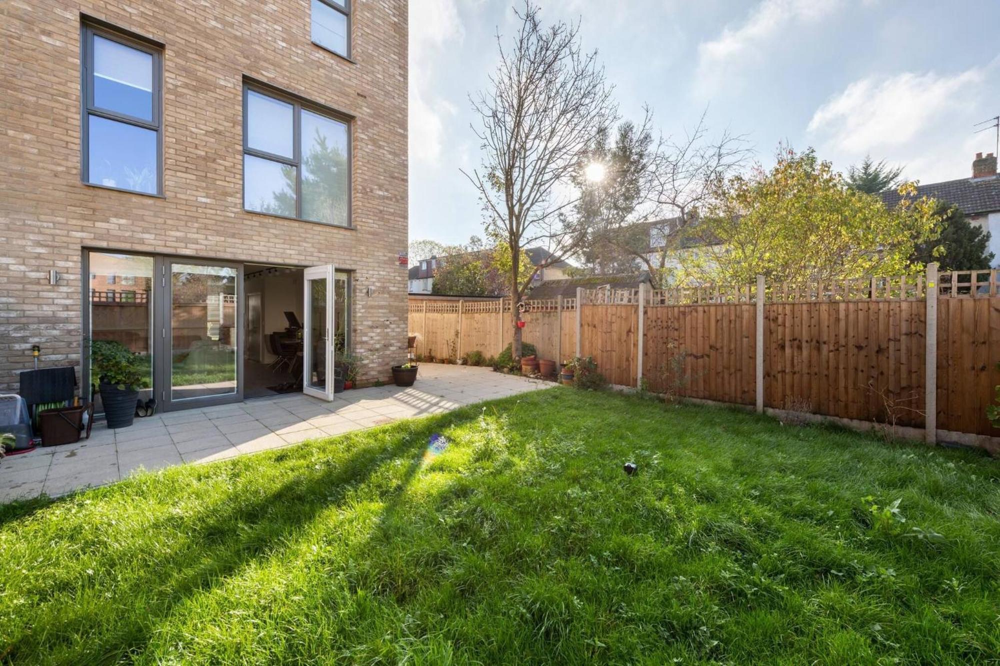 Appartamento Stylish 3-bed Townhouse With 3 Baths In Southgate